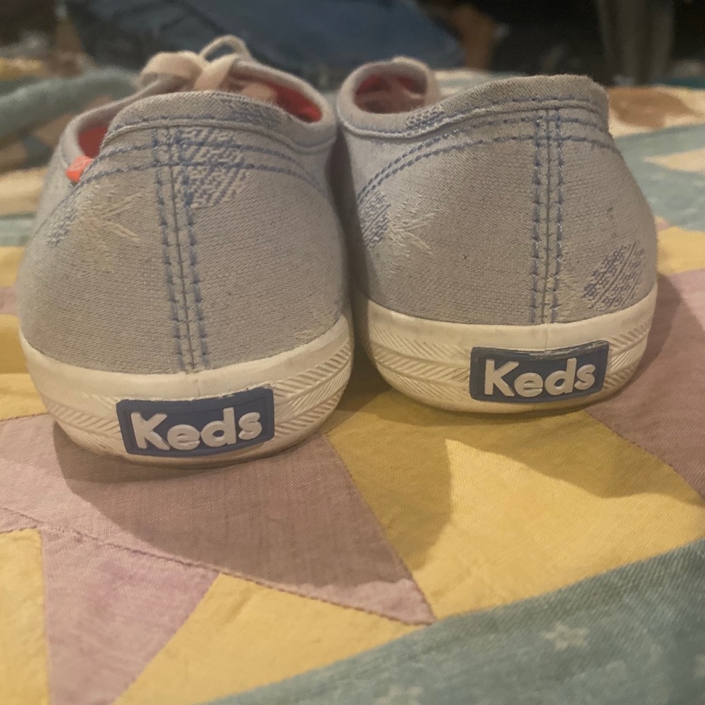 Shoes - Picture 5 of 6